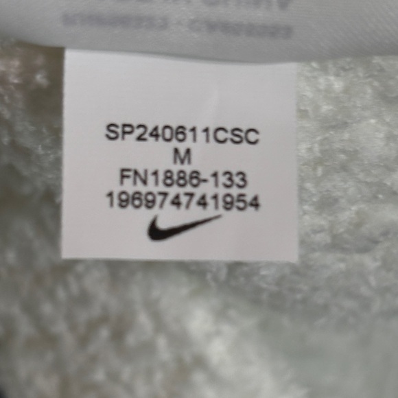 Nike Sportswear Collection Knit Sweater Vest Sail Green Stripe M NWT - Picture 6 of 6